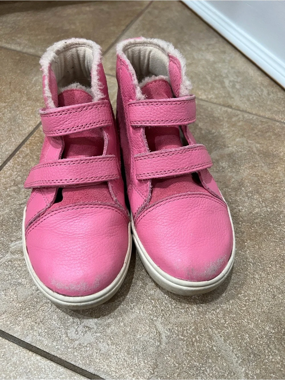 UGG easy off